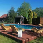 Campismo de Luxo Domek Z Jacuzzi Sepopol Romankowo