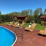 Domek Z Jacuzzi Sepopol Campismo de Luxo