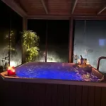 Campismo de Luxo Domek Z Jacuzzi Sepopol *