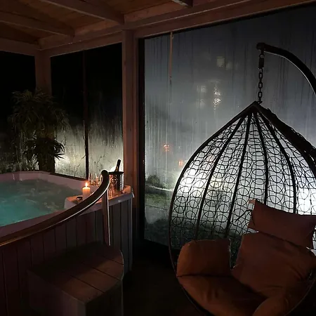 Domek Z Jacuzzi Sepopol *