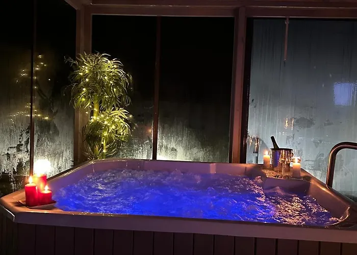 Роскошный шатер Z Jacuzzi Sepopol *